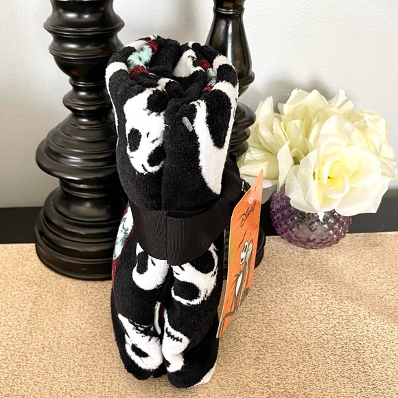 NWT Set of 2 JACK SKELLINGTON/SALLY The Nightmare Before Christmas Hand Towels - Picture 3 of 5